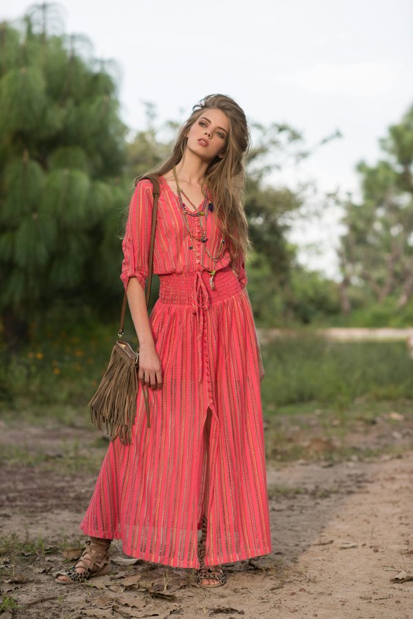 Robe de plage hippie chic : guide des styles incontournables